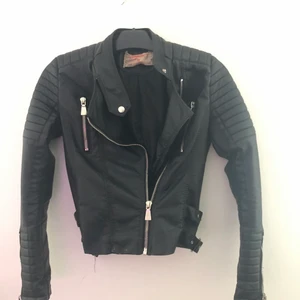 Jacka  - Skinnjacka från Chelsea 