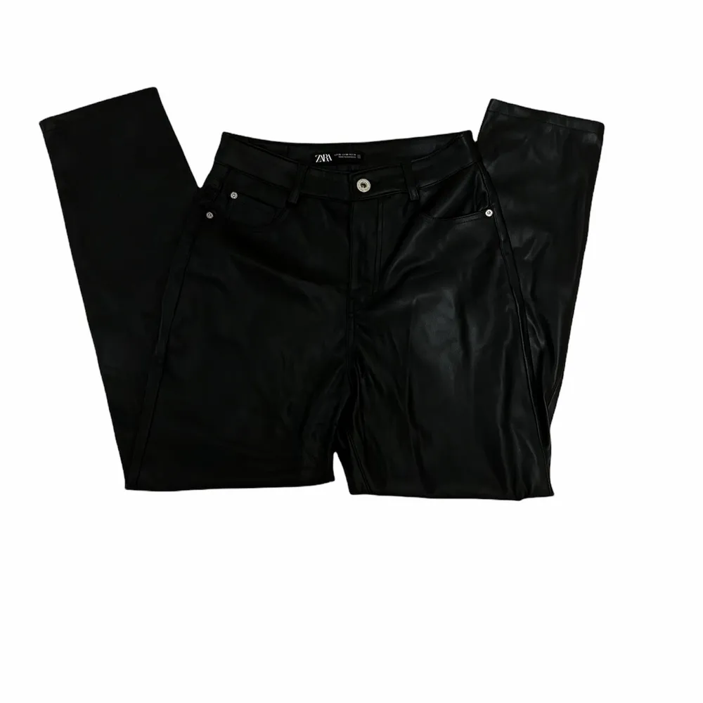Y2K leather pants . Jeans & Byxor.