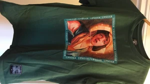 Grön t-shirt S/M - Nyskick. Upar brand. Står XL men det måste vara asiatisk storlek för den är som M.