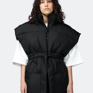 Din väst - Säljer min super coola väst från junkyard då den tyvärr är för stor för mig. Skickar gärna fler bilder!