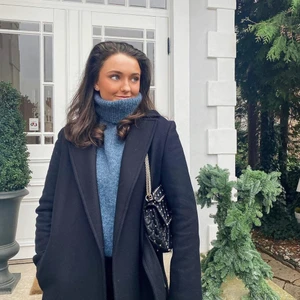 Zara stickad tröja Blå - Blå stickad tröja från Zara i strl S. Finns inte längre. Använd 1 gång💙💙