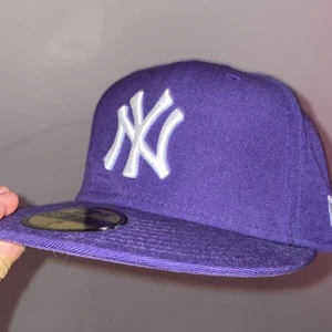 Ney york keps  - Säljer då den var för liten för mig, mycket bra skick, pris går alltid att diskutera 