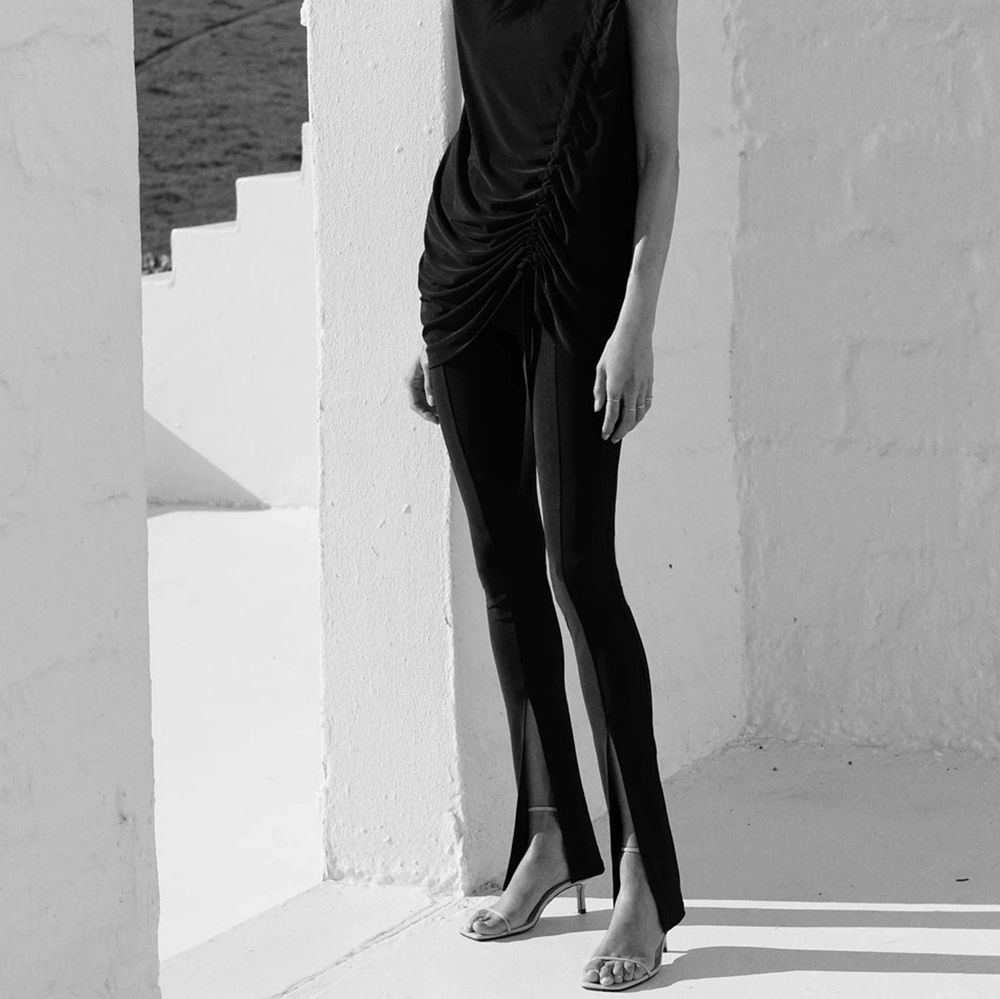 Zara byxor med slits | Plick Second Hand