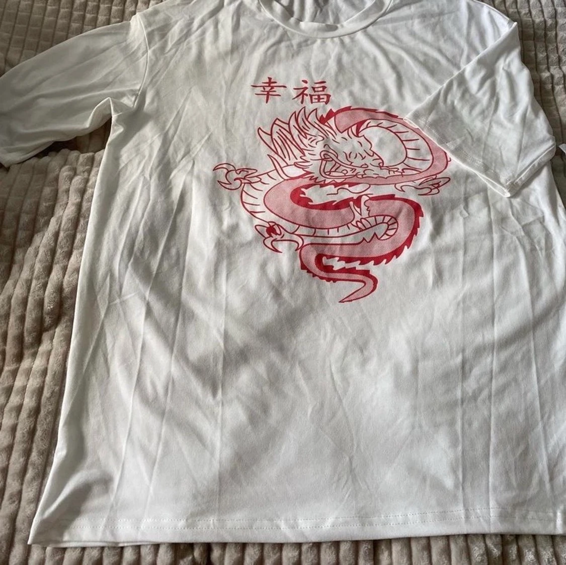 Vit oversized t-shirt med tryck  - 90