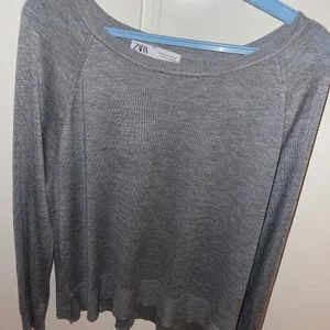 Grå tröja från zara - Säljer även tröjan i grå! Denna är likaså den blå randiga, bara testad. Nypris: 169kr