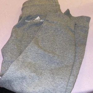 Adidas -Stella McCartney -byxor - Gråmelerade byxor