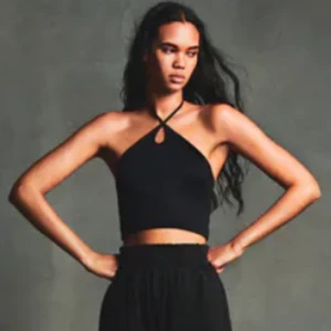 Topp - Säljer denna halterneck topp, knappt använt