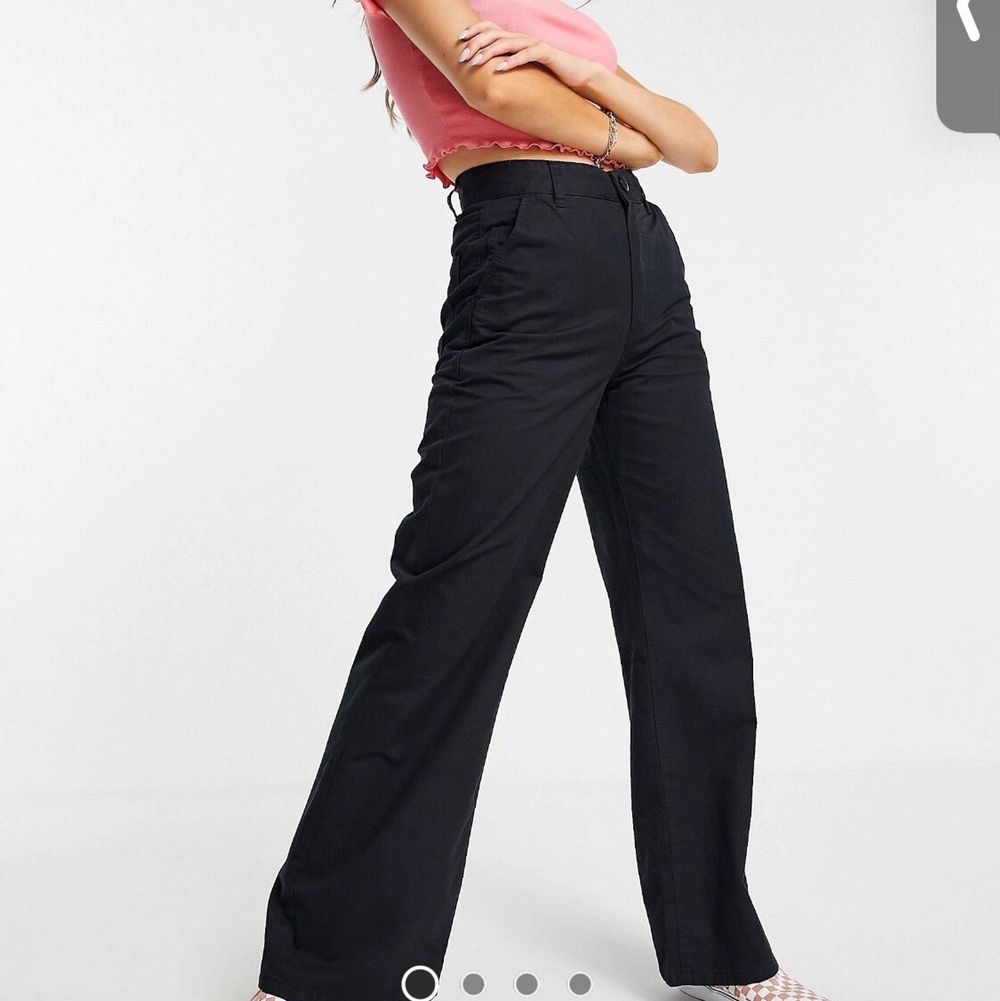 Ett par skit snygga kostymbyxor från Asos, använda en gång så i helt nyskick! 💗. Jeans & Byxor.