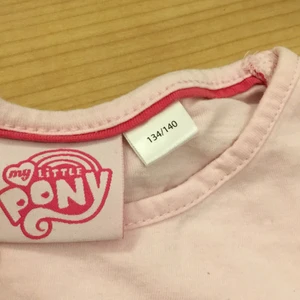 My little ponny - T-shirt rosa använd 3 gånger tvättad. Liten för mig.