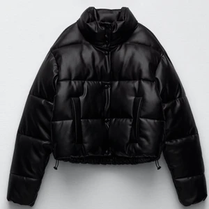 Vinterjacka från Zara - Säljer min vinterjacka från Zara. Köpt förra året. Jackan är bra skick sparsam använd.💖