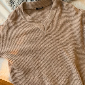 Fin stickad från Gina - Perfekt nu till hösten! Stl Xs men skulle mer säga S!