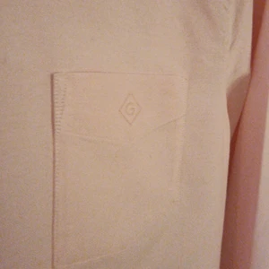 Damskjorta Gant Size40 - En Damskjorta från Gant (perfekt Oxford). Skjortan är knappt använd och är i storlek 40. Väldigt bra skick. 