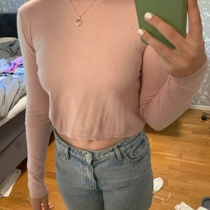 Tröja - Superfin rosa tröja! Köpt på mango för något år sedan! Frakt ingår ej