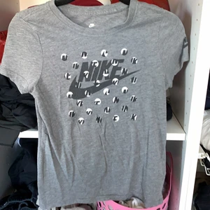 Nike träningströja - Använd två gånger, passar xs/s/m