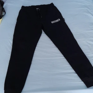 Hoodrich dress  - Hej säljer min min hoodrich dress för att jag inte använder den längre hoodrich dress är i storlek S och M hoodie S och byxor M.