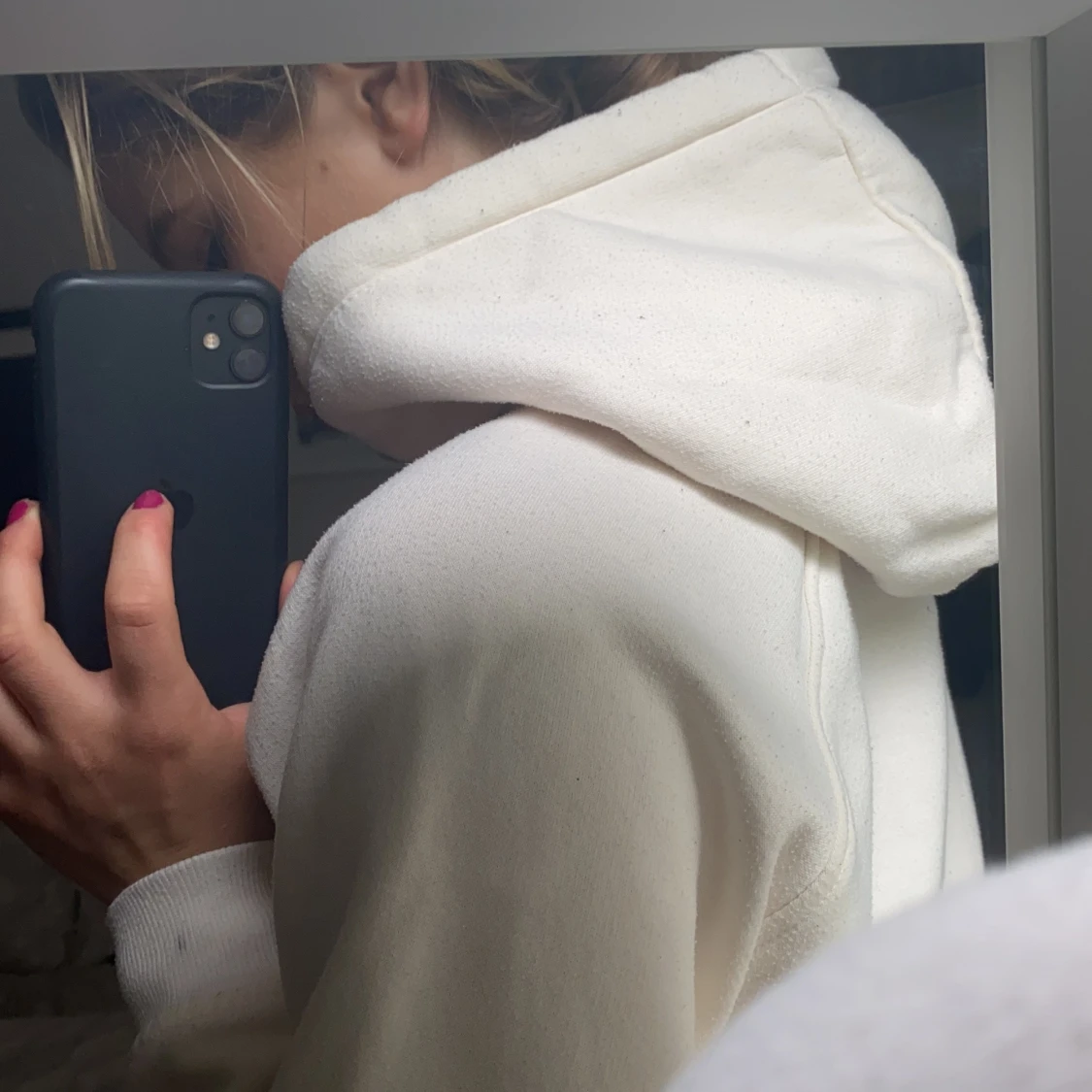 Fin hoodie ifrån BikBok - 91