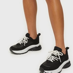 Skor från Nelly  -  använda en gång, köpt för 499kr