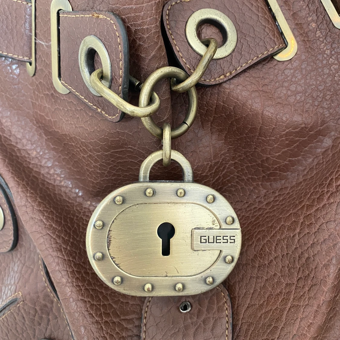 Väska från Guess - 90