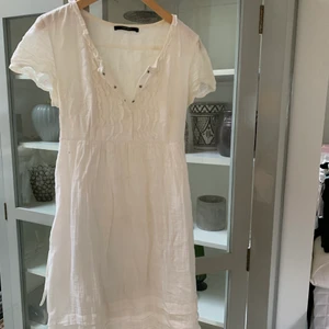 Klänning - En äldre sommar klänning i storlek M. 