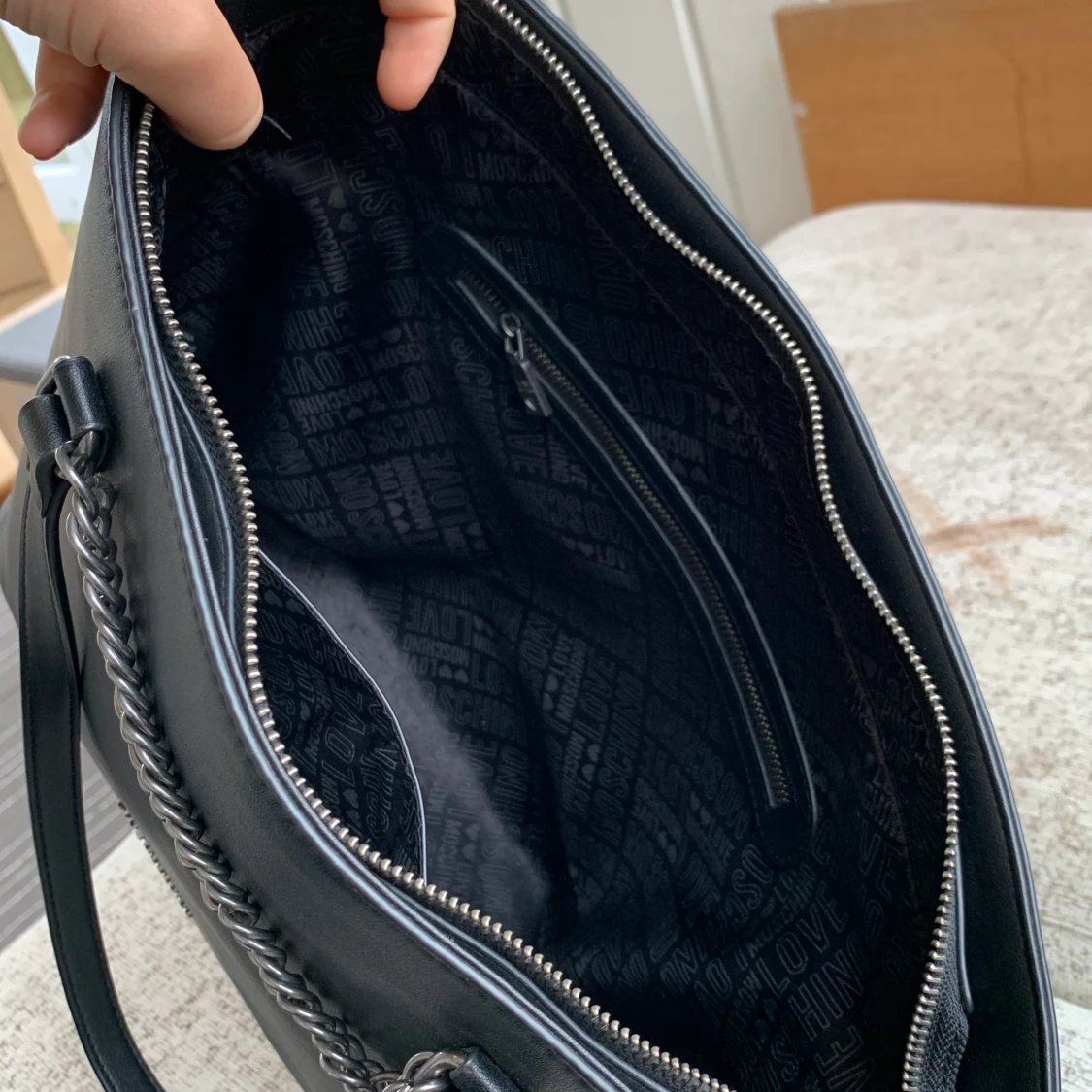 Äkta moschino väska - 91