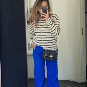 Randig tröja  - Säljer denna fina randiga tröja från zara, endast använd en gång