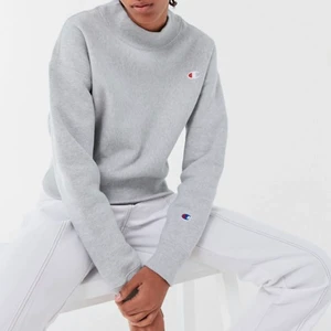 Champion tröja - En superfin Champion tröja som endast är använd 2 gånger. En kortare modell i storlek S. 