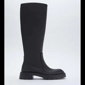 SÖKER - SÖKER dessa bootsen ifrån zara i storlek 38!! Hör gärna av er om ni säljer eller vet någon som säljer! 💖💖