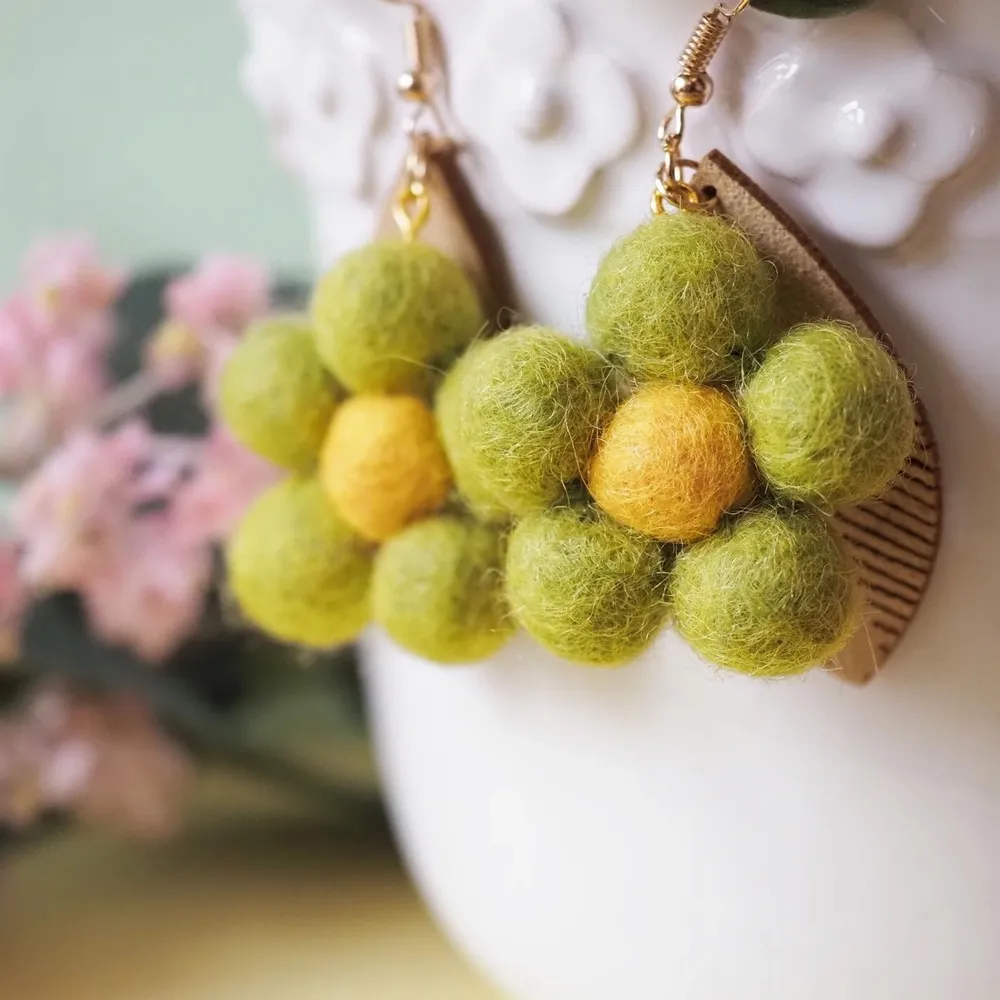 Lovely three different color wool felt stack earring. Very cute and will bring up your day :), specially during autumn.    The earring are handmade by me with love. The earrings are made from wool. I sew it together to make it last long. . Accessoarer.