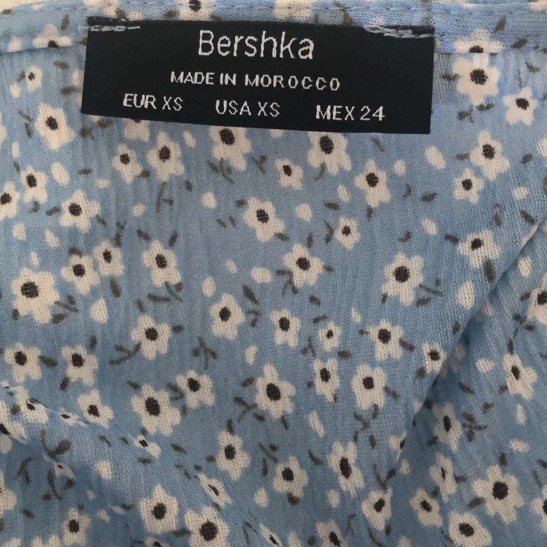 En söt top från bershka storlek XS - 91