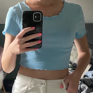 Blå topp💙 - Superbra skick!! Köparen står för frakten🙌🏼🌟