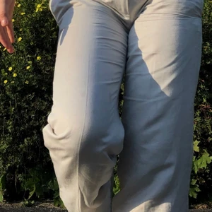 Linnebyxor  - Säljer ett par skit snygga linnebyxor! Skriv privat för fler bilder osv💜💜