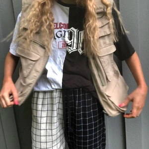 Weekday väst beige - Väst från Weekday! 200kr + 66kr spårbar frakt