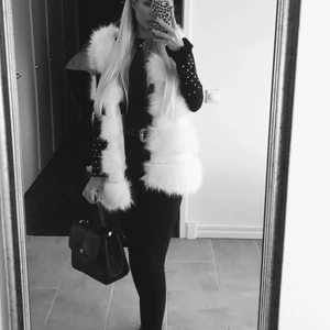 Fale fur väst - Cremefärg, i fint skick! 