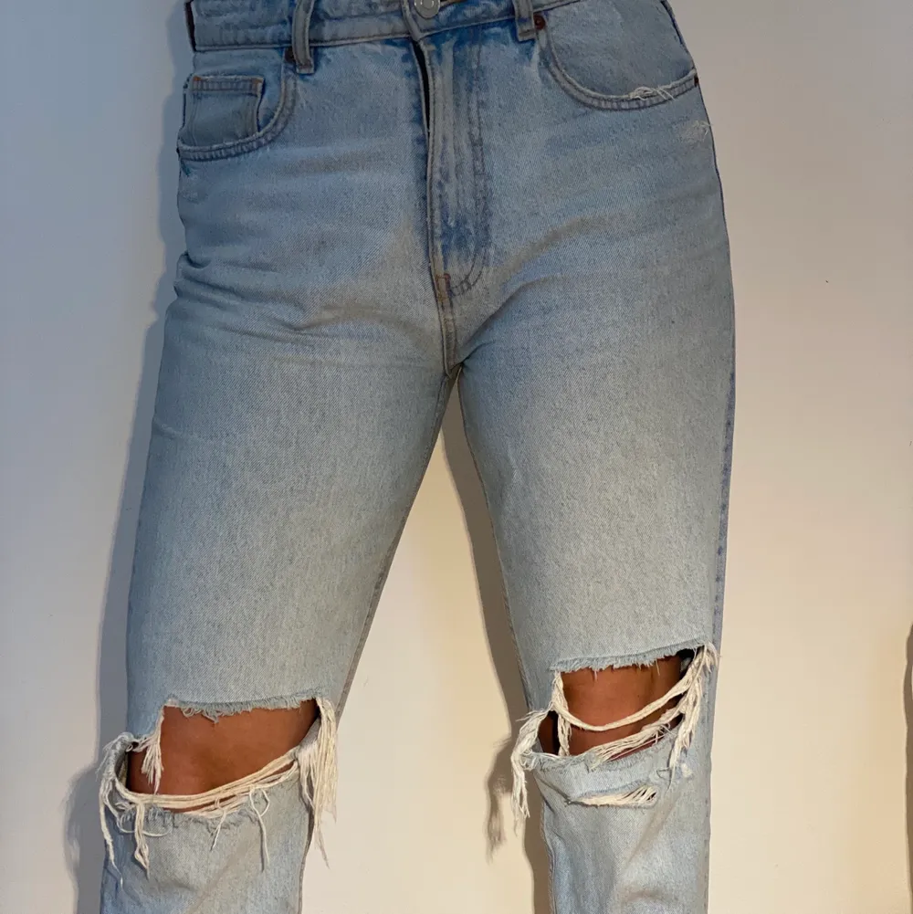 Slitna jeans . Jeans & Byxor.