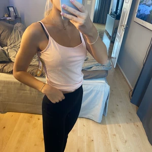 Linne - Jätte fint linne. Bra skick. Köparen står för frakten, kram 💓