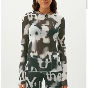 Mesh topp - Cool meshtopp från weekday. Endast använd 2 gånger. Köparen står för frakten☺️💓