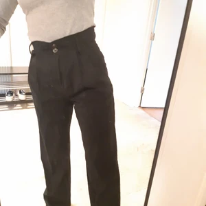 Wide black trousers  - High waisted straight trousers from pull&bear. Double buttons and zipper. Very good condition I wore then only few times. 