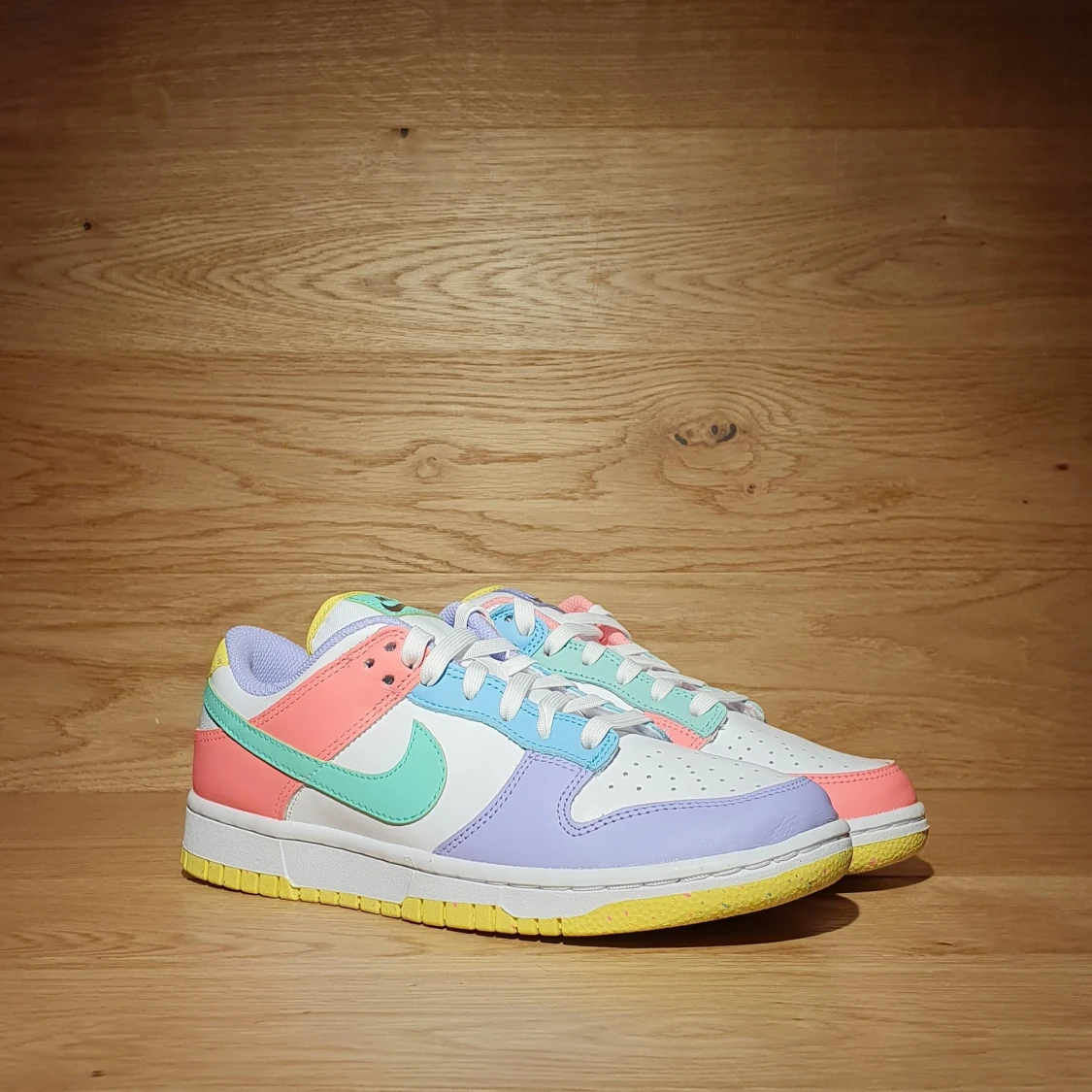 Nike Dunk Low "Easter"