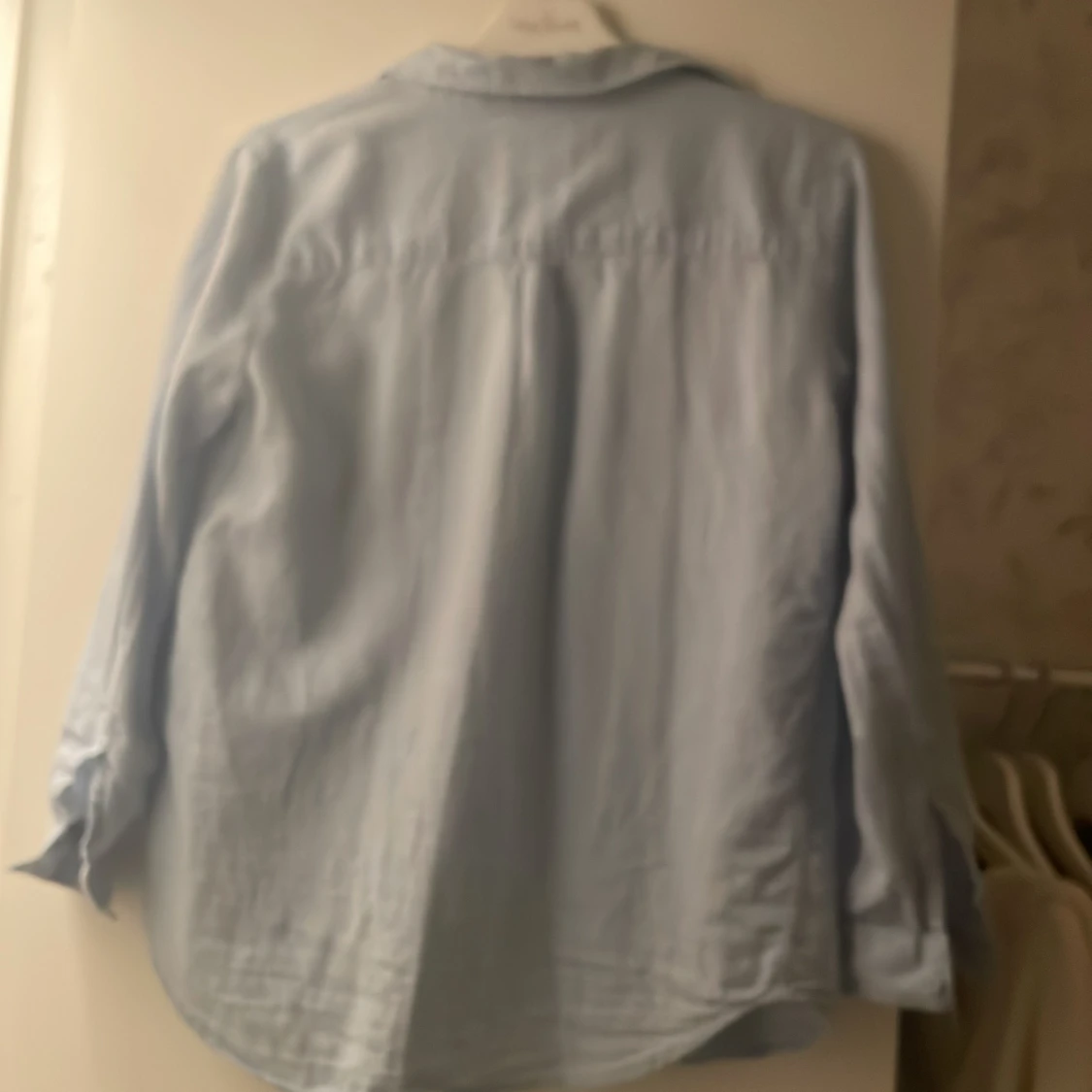 Ljusblå skjorta  - 90