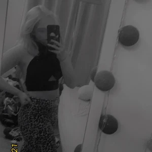 Leopard mjukis - Utsvängda mjukisbyxor från ginatricot 