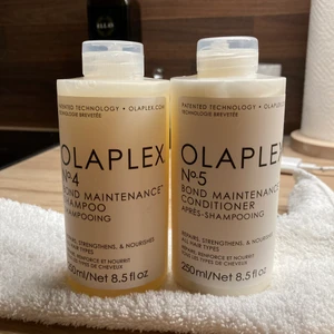 Olaplex n.4 & n.5 - Olaplex schampoo och balsam nummer 4&5. Använda en gång och säljer vidare då de inte passar mitt hår alls tyvärr.. köpte för 495kr för några dagar sen och säljer för 350kr båda! 