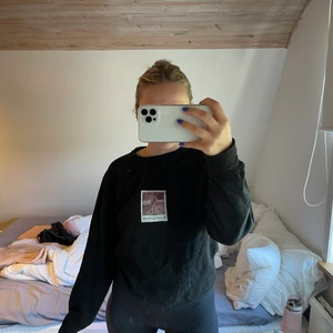 Veronica Maggio MERCH!!! - Super snygg Maggan merch!!! Bild från albumet fiender är tråkigt! Storlek S!! Bra skick och knappt använd 💗💗💗