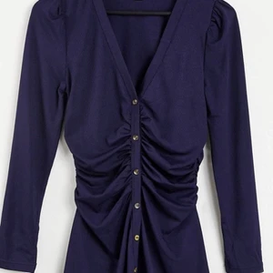 Marinblå kläning - En super fin marinblå ribbad kläning jag som beställde frpn asos använd en gång o säljer pga lite för liten 💙💙💙pris ja diskuteras 