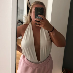 Knytbody - Stretchig knytbody från wish, strl M men passar S-XL