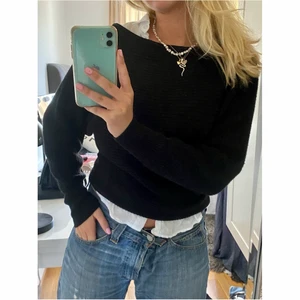 Tröja - Svart stickad tröja, perfekt till hösten!