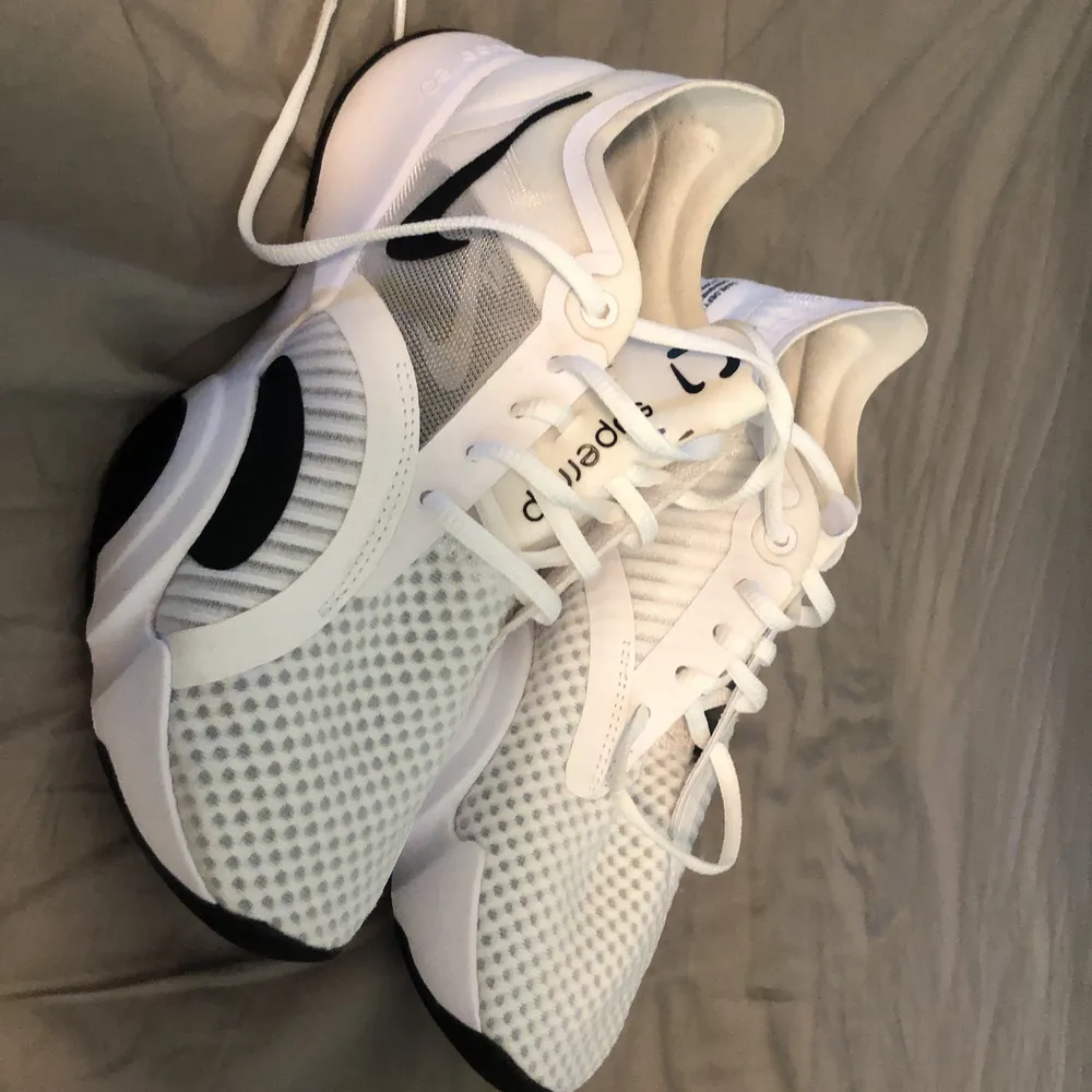 New Nike training shoes. Size 36.5, never used. . Skor.