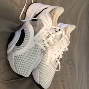 New Nike training shoes. Size 36.5, never used. 