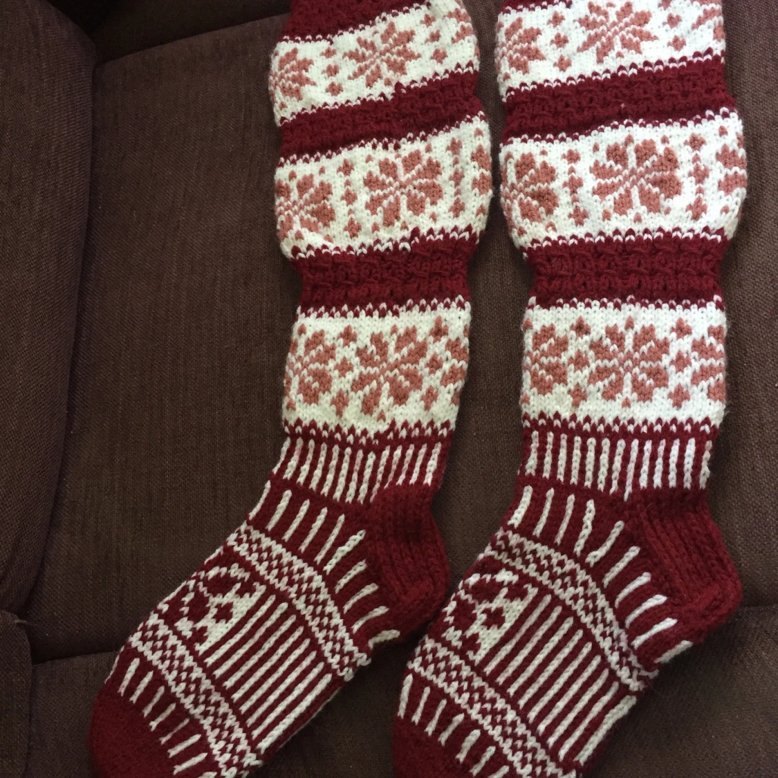 Kneehigh mönsterstickade oanvända 