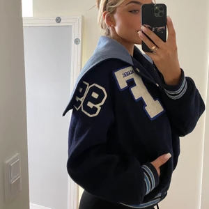 Vintage collage jacka - Säljer denna collage jackan som jag köpt vintage 