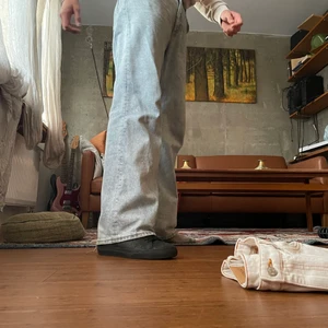 Vida jeans - Min 2 par väl använda monki jeans